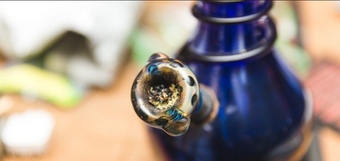 The Benefits of Using Glass Bongs